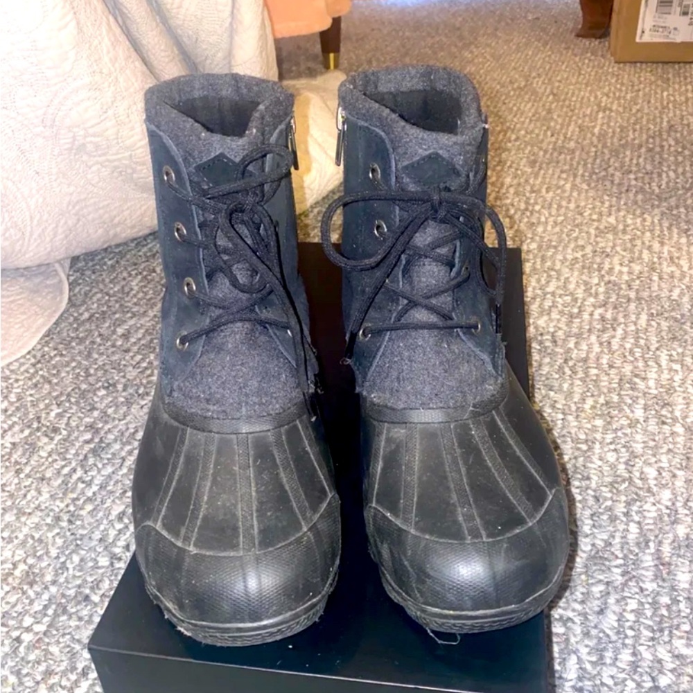 Duck boots